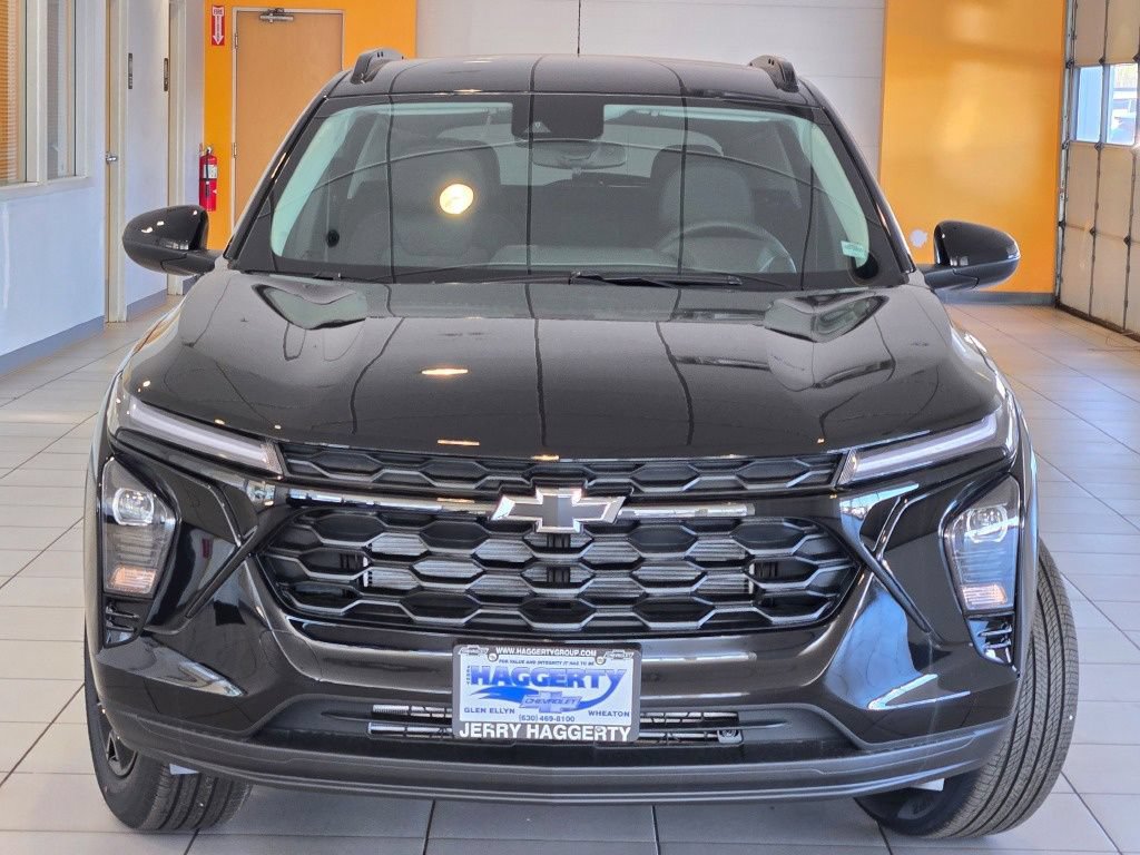 New 2026 Chevrolet Trax LT w/ Driver Confidence Package FWD image 3