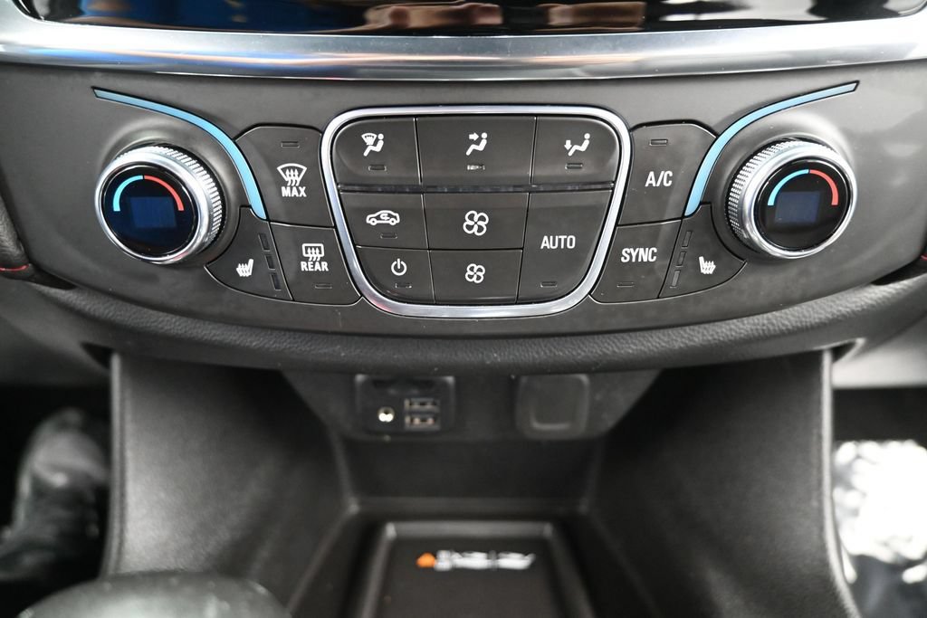 Used 2022 Chevrolet Traverse RS FWD image 21