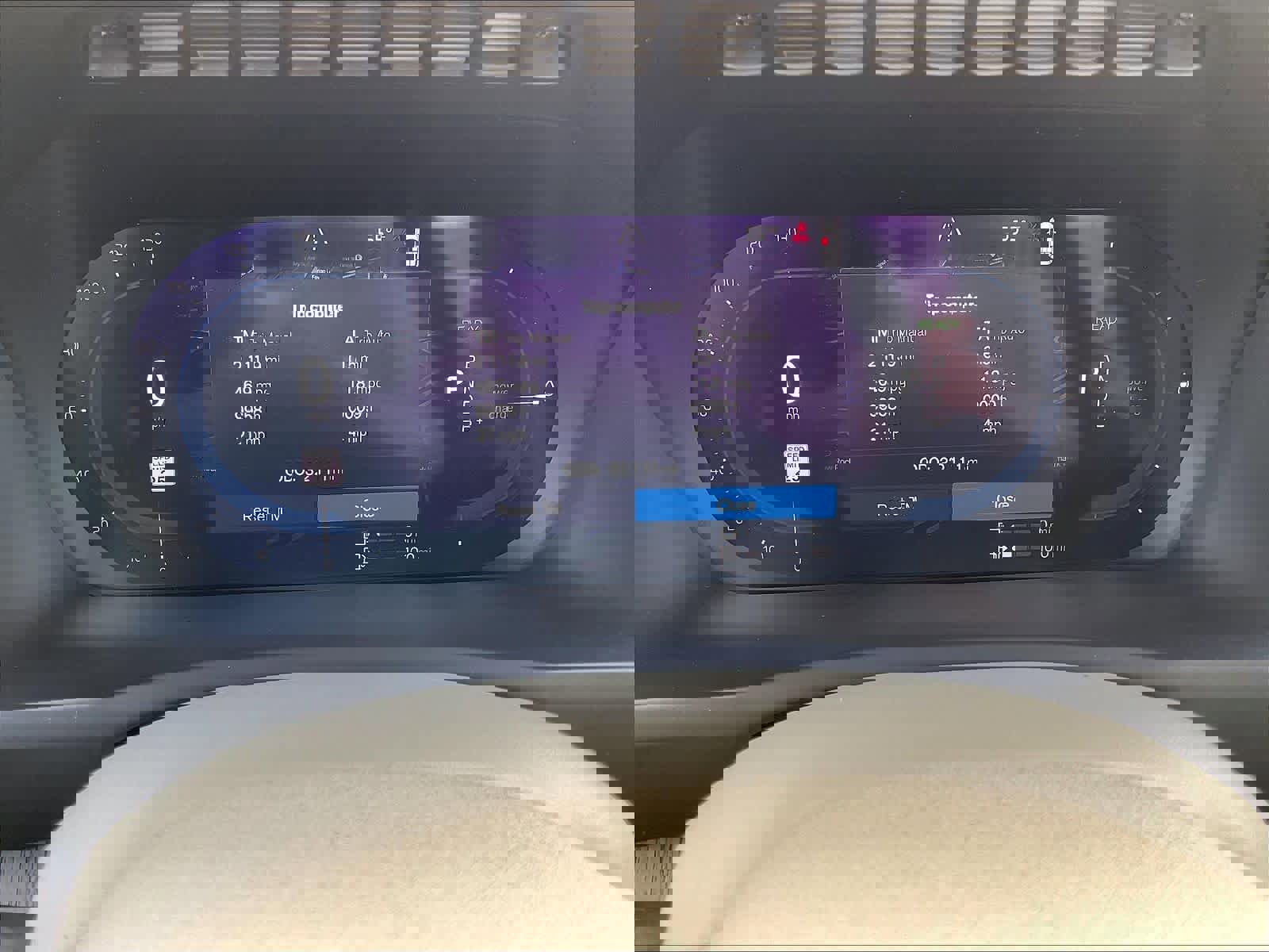 Used 2023 Volvo XC90 T8 Plus w/ Protection Package Premier image 23