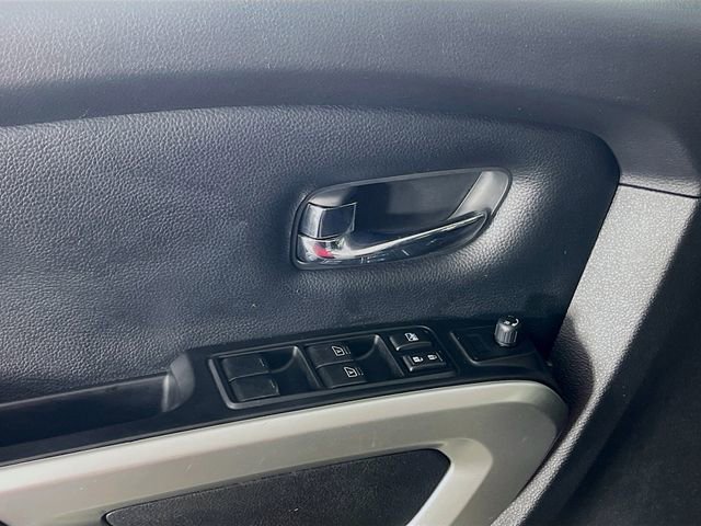 Used 2018 Nissan Titan SV w/ SV Convenience Package AWD/4WD image 19