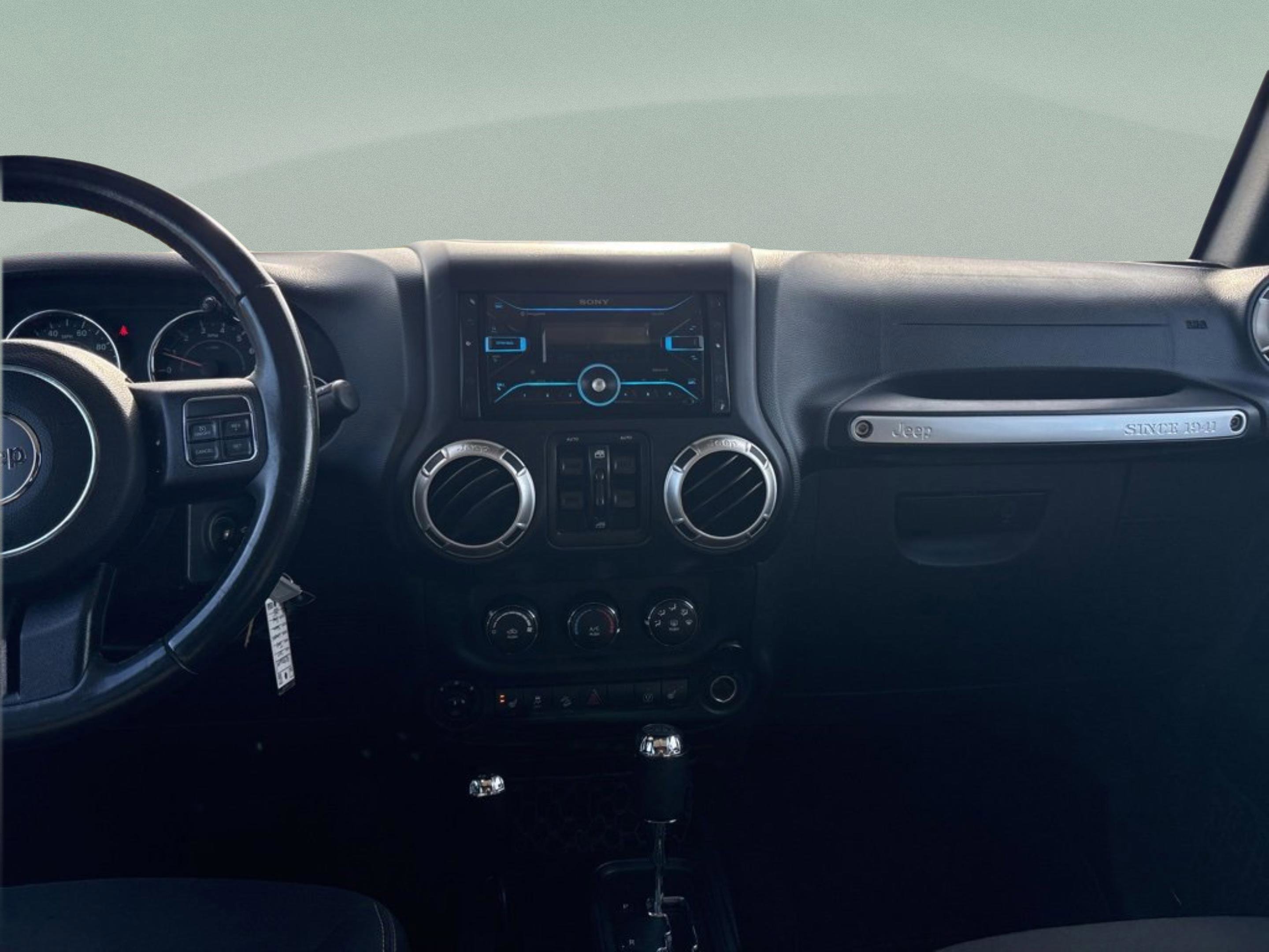 Used 2017 Jeep Wrangler Unlimited Sahara w/ Connectivity Group image 14