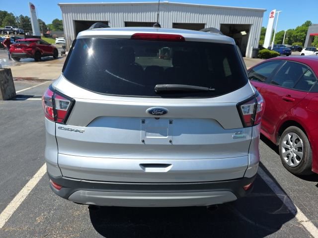 Used 2018 Ford Escape SE FWD image 5