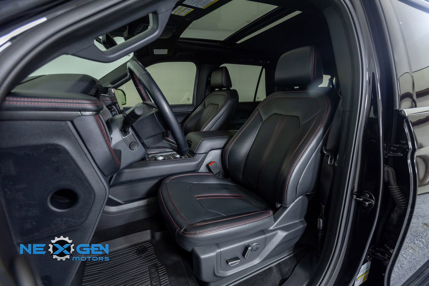 Used 2024 Ford Expedition Max Limited image 23