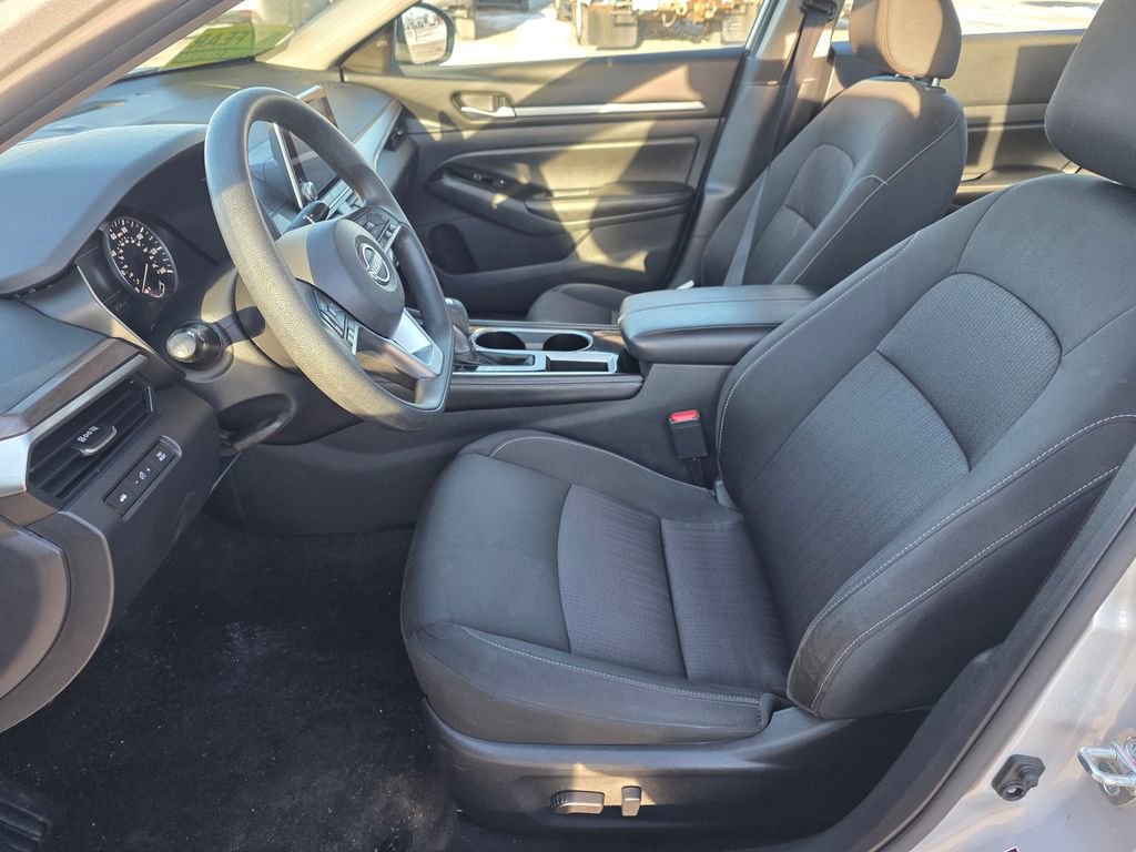 Used 2023 Nissan Altima 2.5 SV image 24