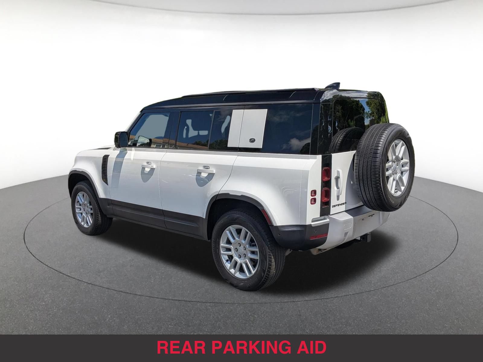 Used 2023 Land Rover Defender 110 S AWD/4WD image 9