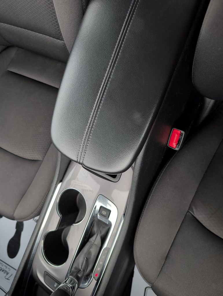 Used 2023 Chevrolet Malibu LT image 17