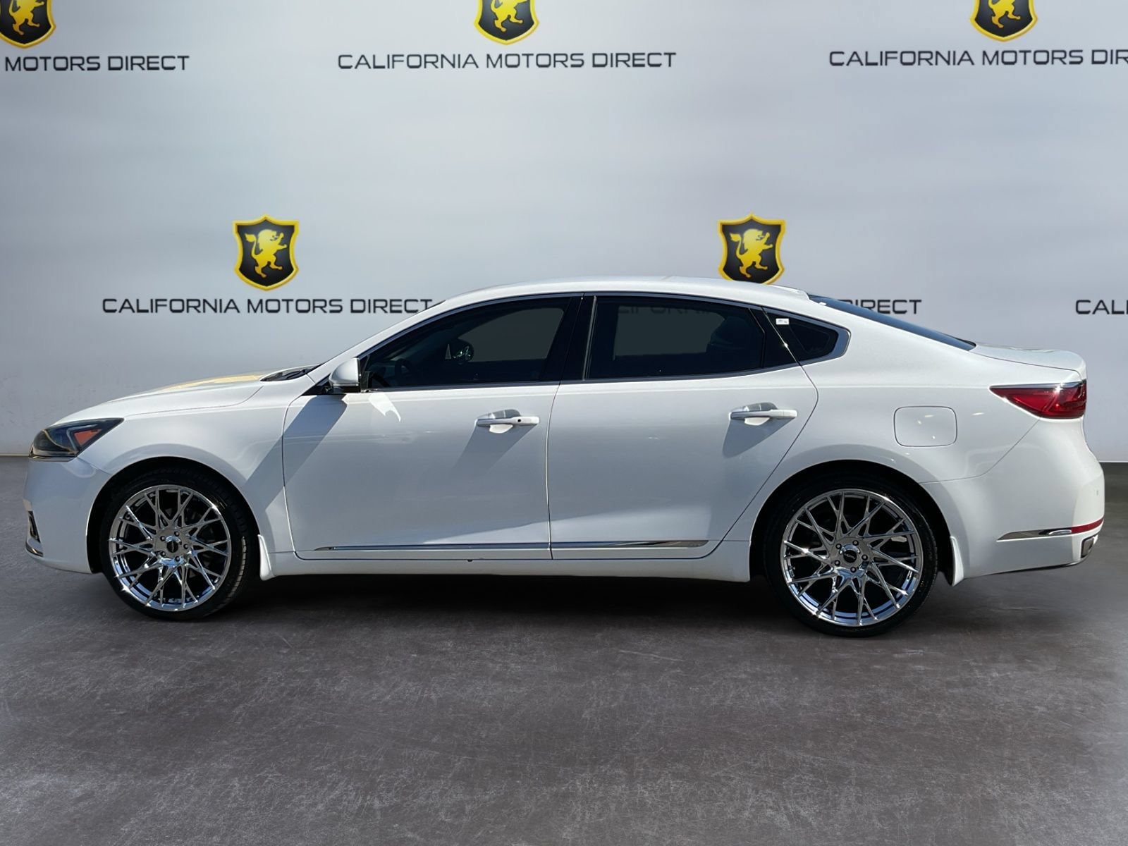 Used 2019 Kia Cadenza Premium FWD image 8