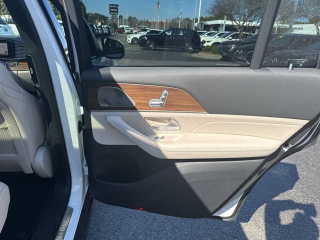Used 2025 Mercedes-Benz GLS 450 4MATIC image 35