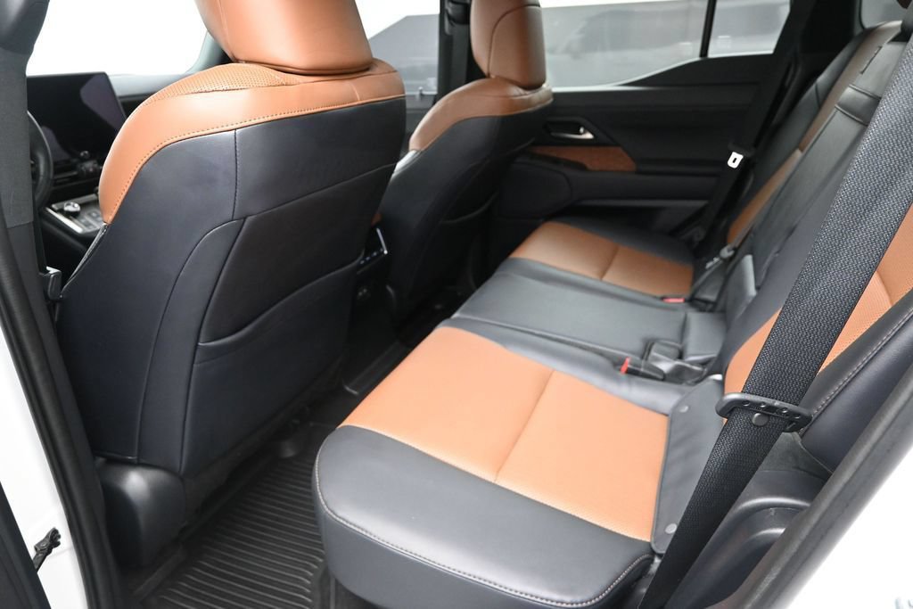 Used 2026 Lexus GX 550 w/ Accessory Package (2T) AWD/4WD image 24