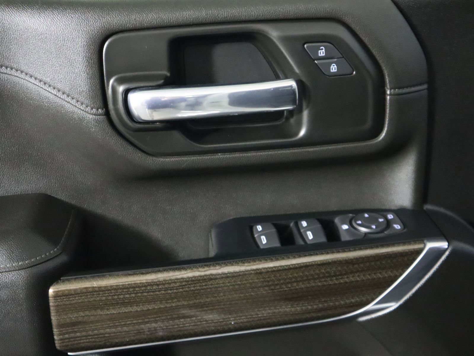 Used 2023 Chevrolet Silverado 2500 LT w/ Convenience Package image 24