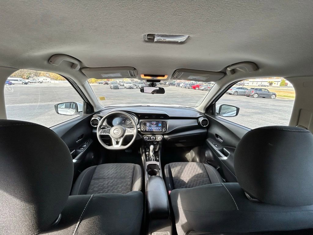 Used 2023 Nissan Kicks SV image 7