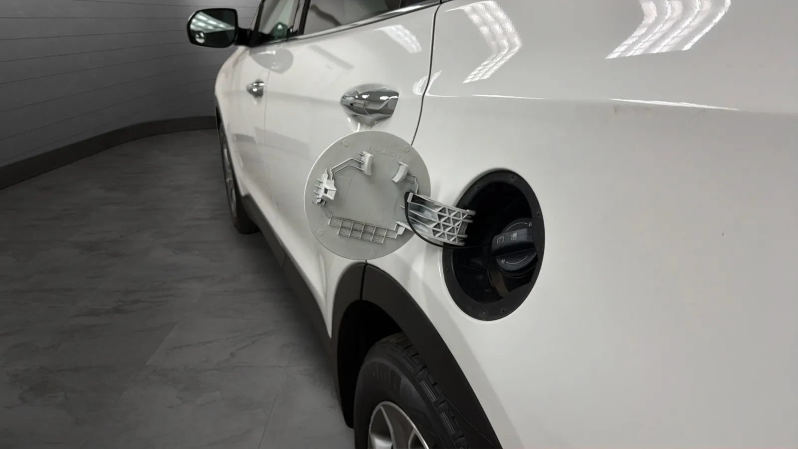 Used 2015 Hyundai Santa Fe GLS FWD image 25