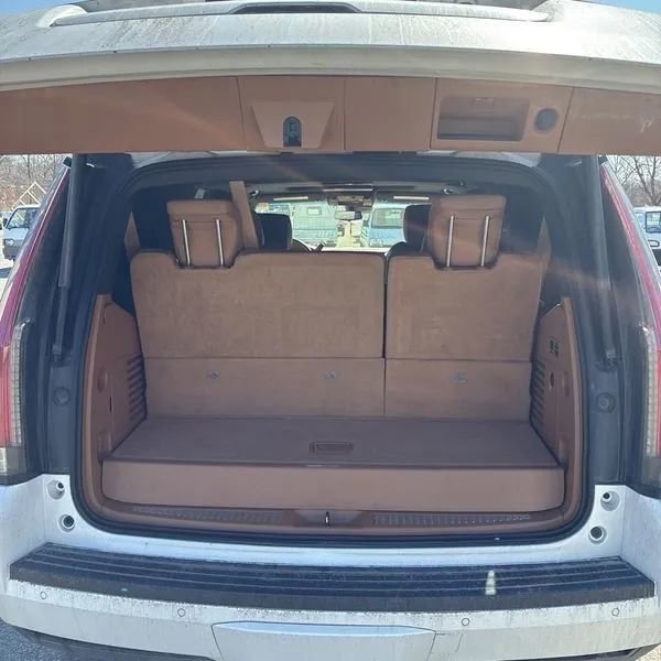 Used 2017 Cadillac Escalade Platinum AWD/4WD image 28