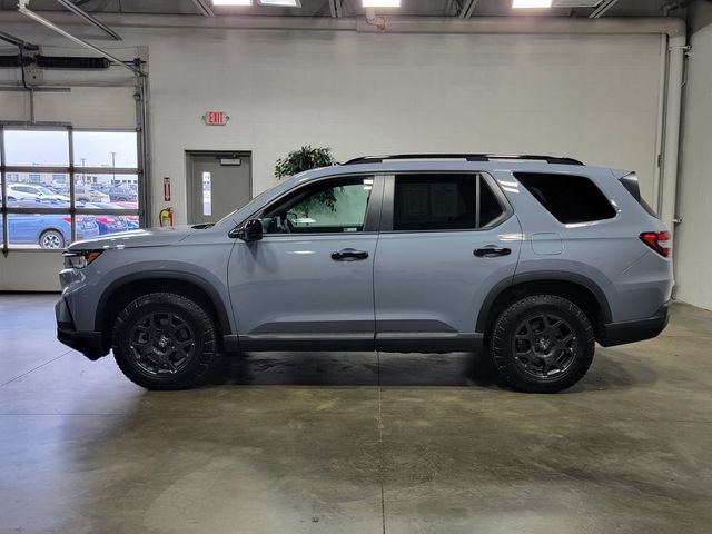 Certified 2025 Honda Pilot TrailSport image 8