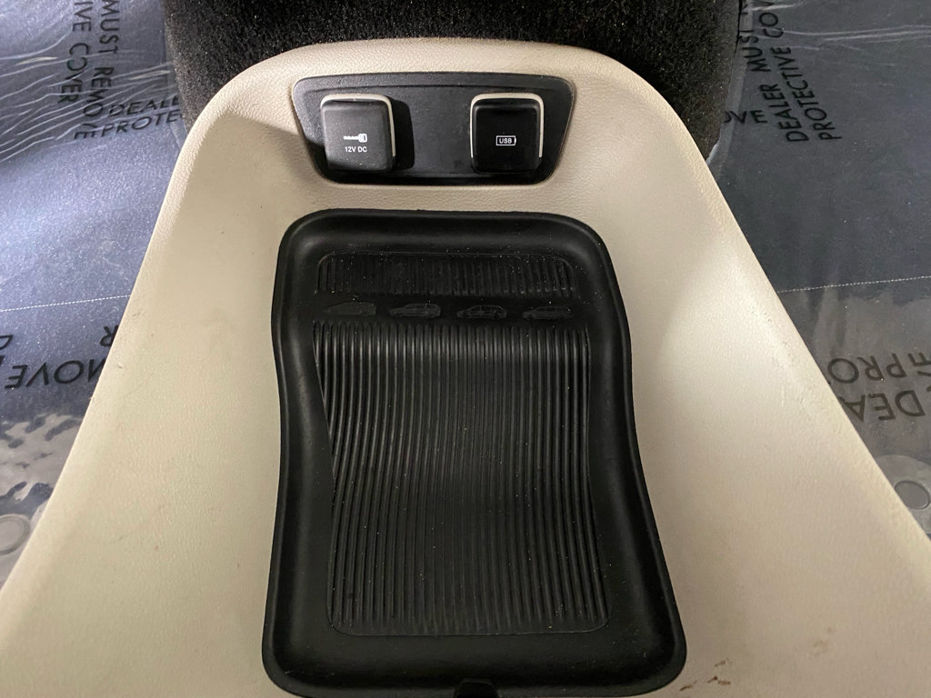 Used 2018 Chrysler Pacifica Touring-L FWD image 25