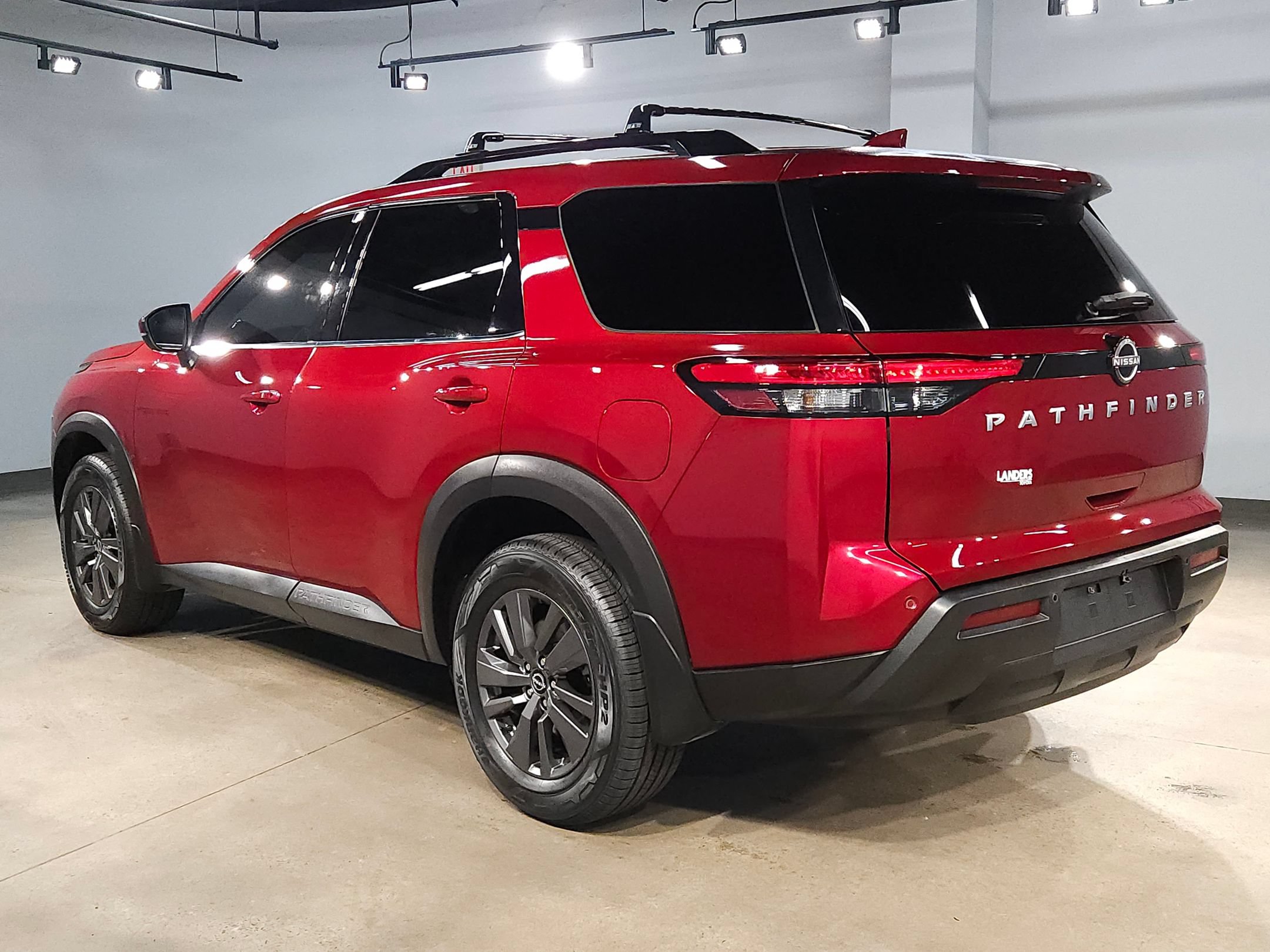 Used 2023 Nissan Pathfinder SV AWD/4WD image 5