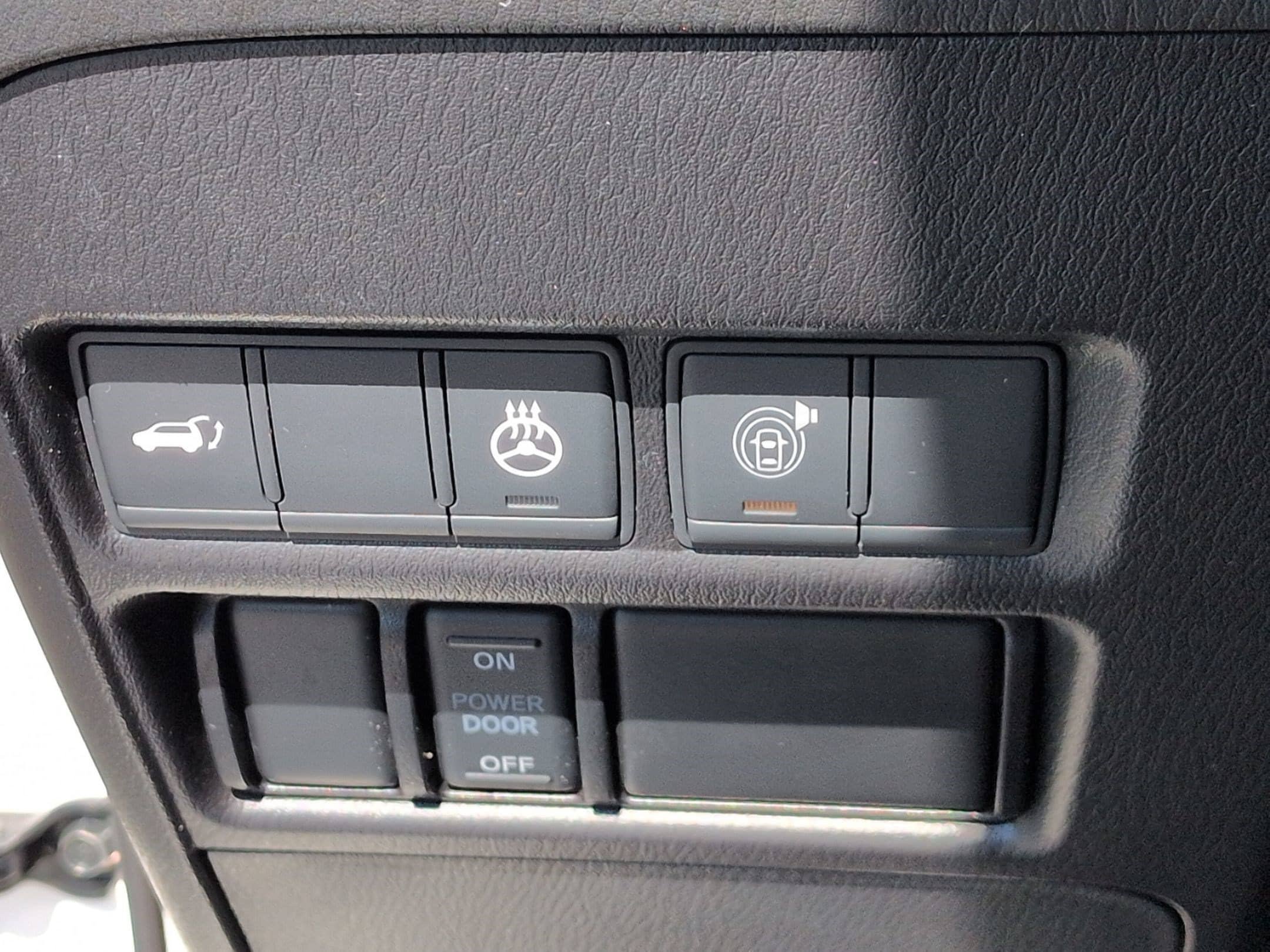 Used 2022 Nissan Armada Platinum w/ Captain's Chairs Package RWD image 17