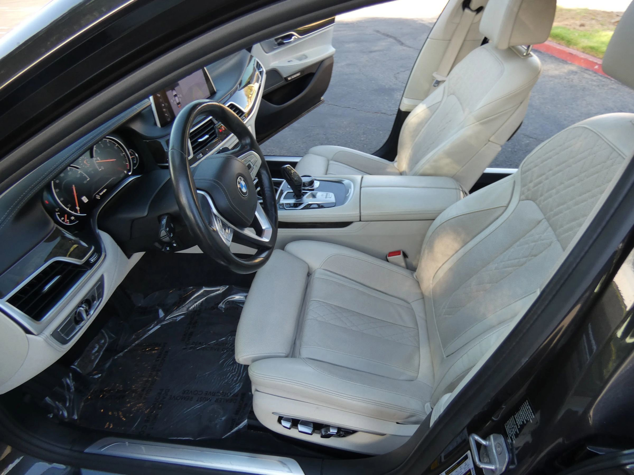 Used 2016 BMW 750i xDrive image 50