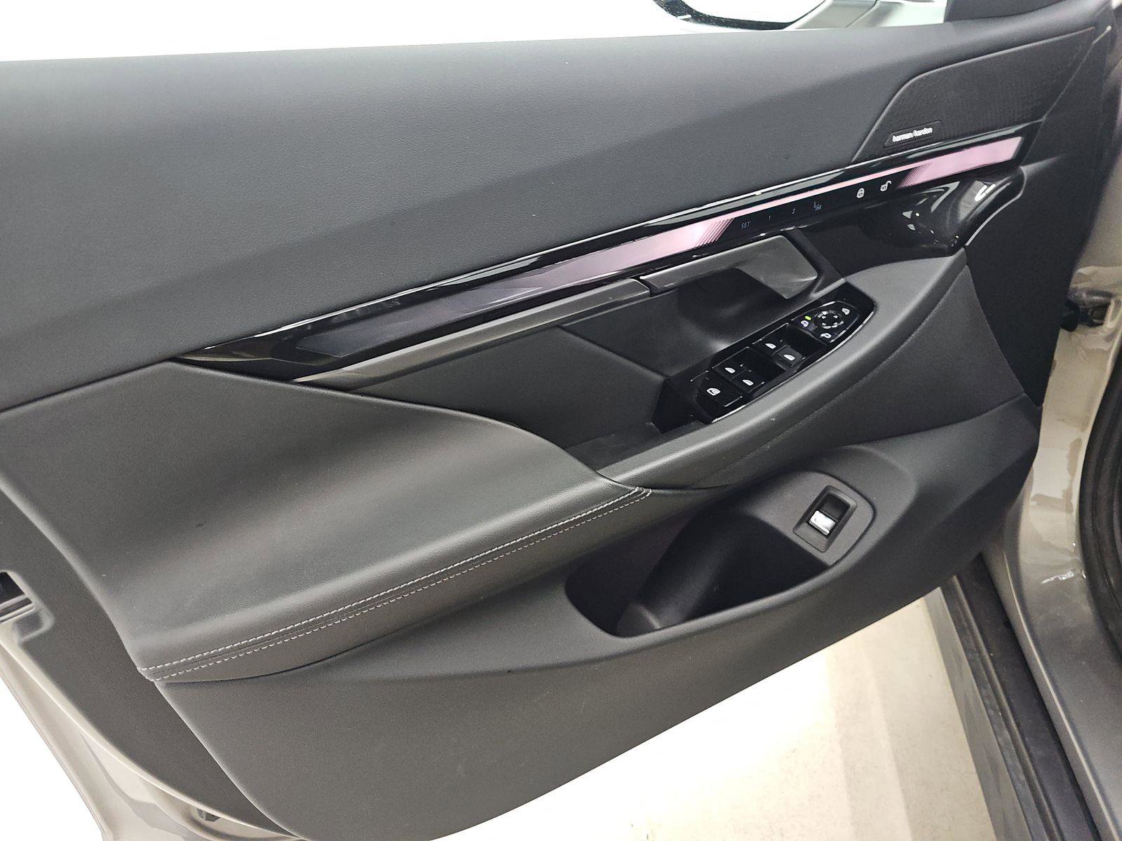 Used 2026 BMW 540i xDrive AWD/4WD image 10