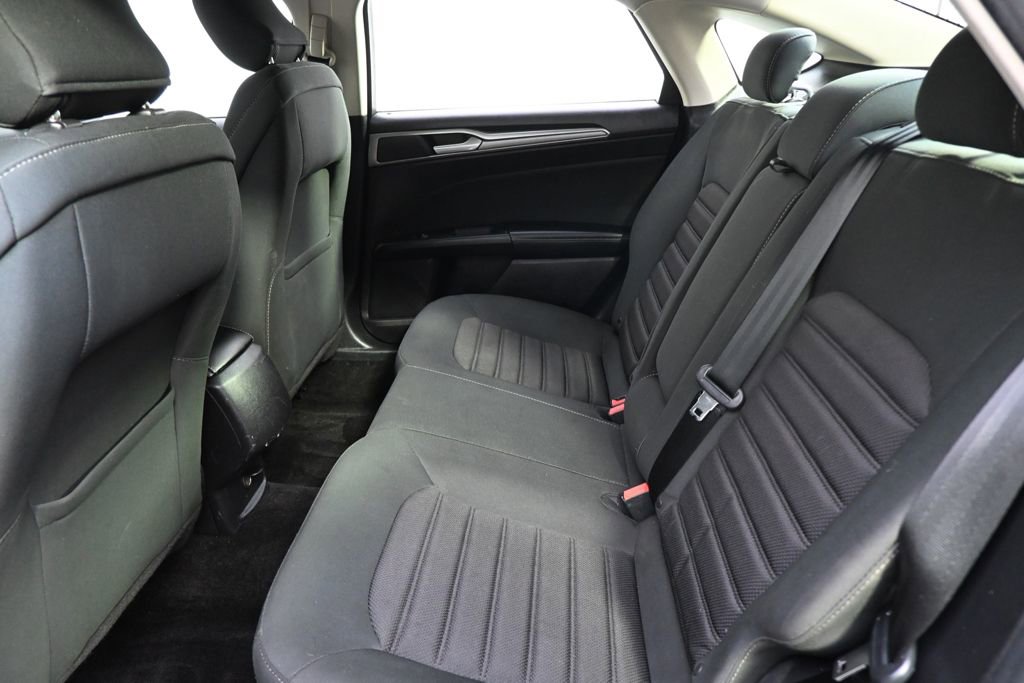Used 2018 Ford Fusion SE FWD image 20