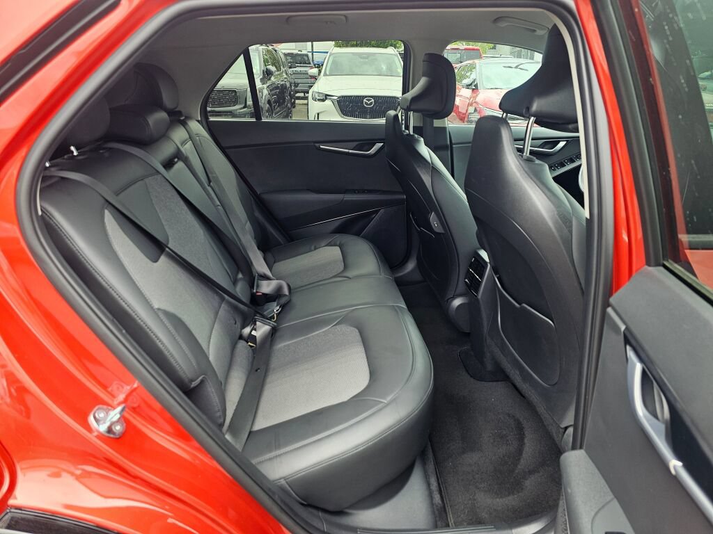 Certified 2023 Kia Niro Wind w/ Wind Preserve Package FWD image 26