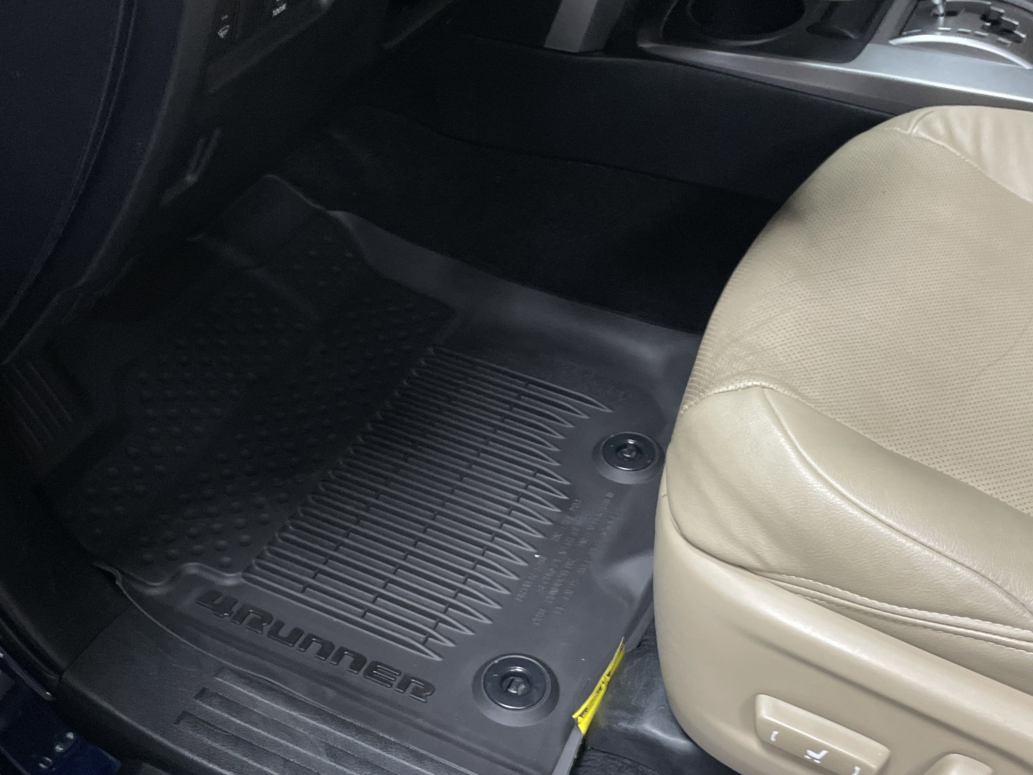 Used 2016 Toyota 4Runner Limited AWD/4WD image 17