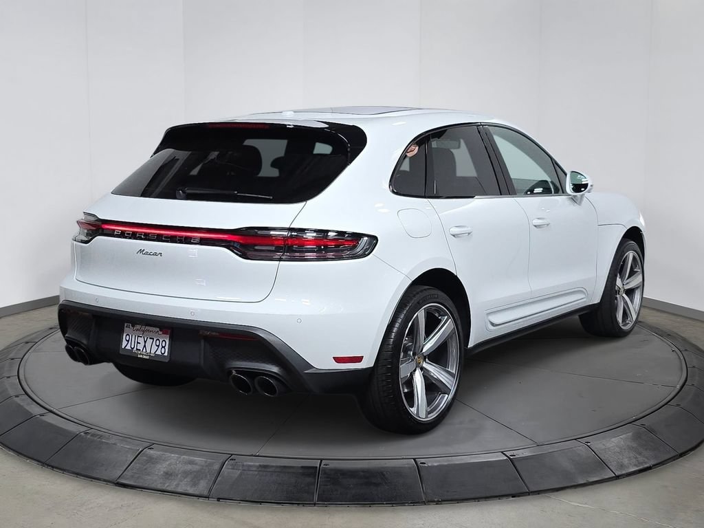 Certified 2025 Porsche Macan AWD/4WD image 7
