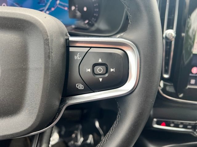 Used 2024 Volvo XC40 B5 Plus AWD/4WD image 10