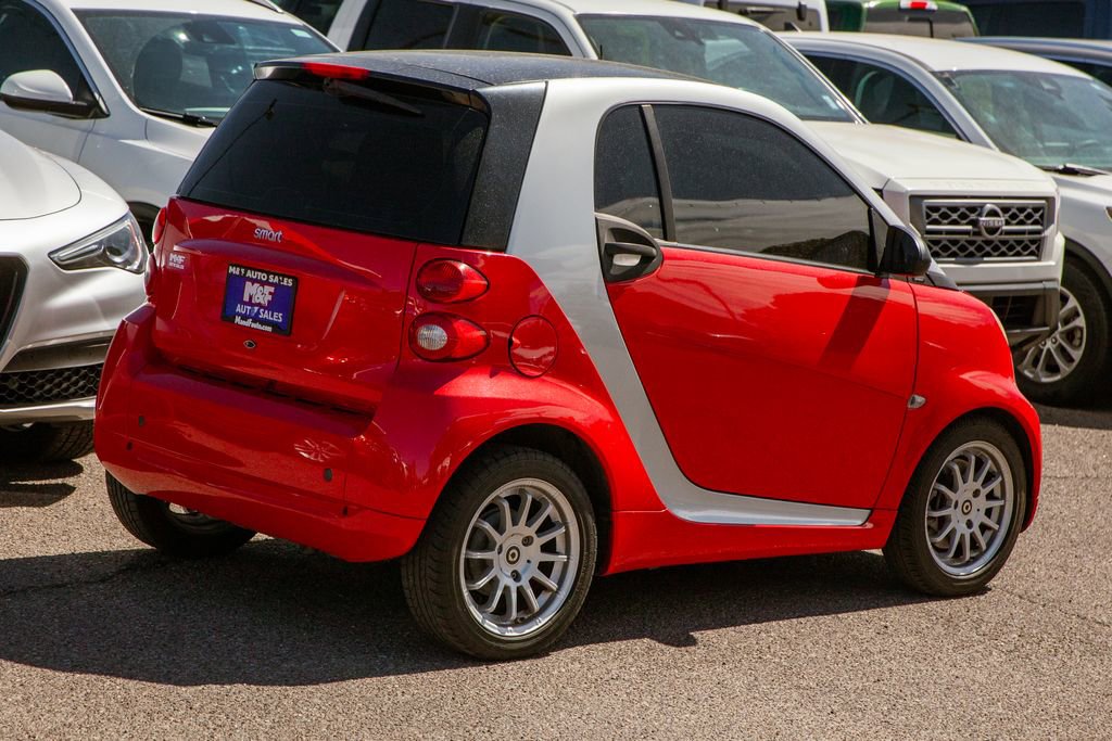 Used 2011 smart fortwo passion RWD image 5