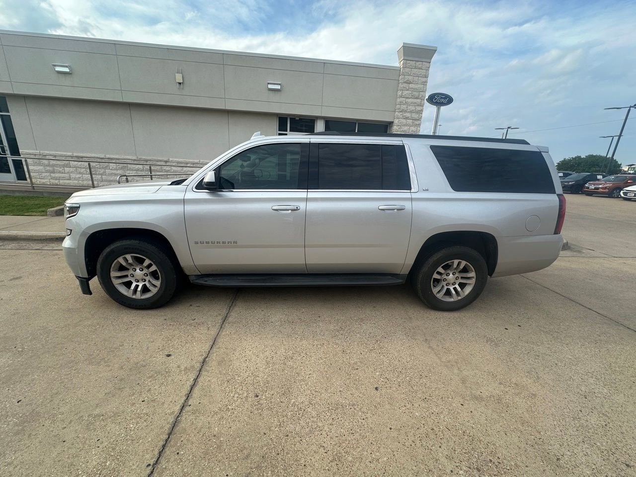Used 2016 Chevrolet Suburban LS w/ Max Trailering Package RWD image 8