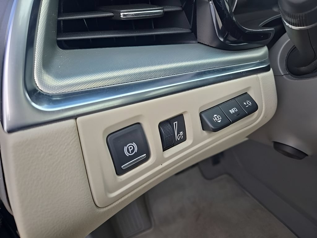 Used 2022 Cadillac XT5 Premium Luxury w/ Technology Package AWD/4WD image 15
