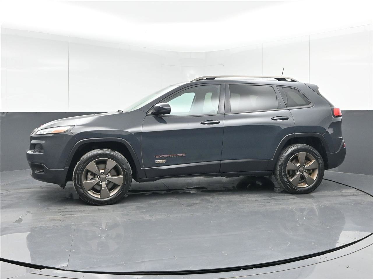 Used 2017 Jeep Cherokee 75th Anniversary image 8