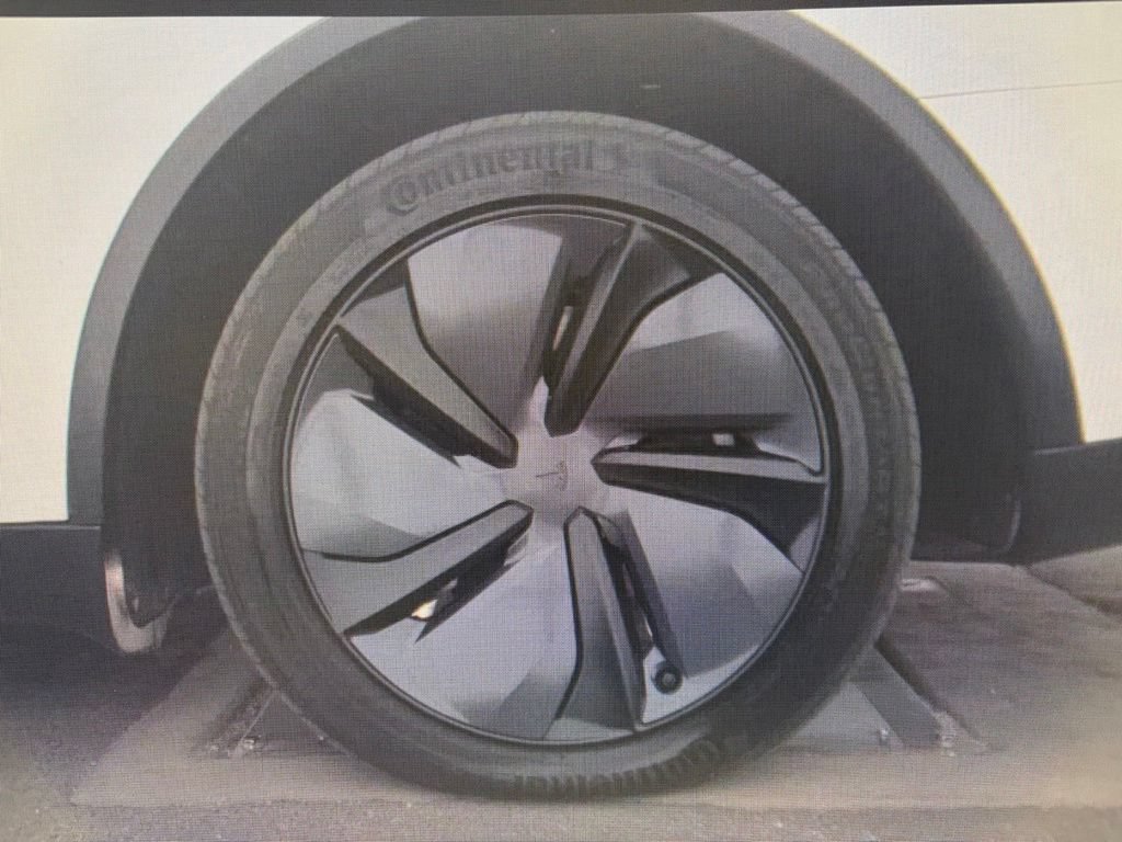 Used 2026 Tesla Model Y Long Range AWD/4WD image 21