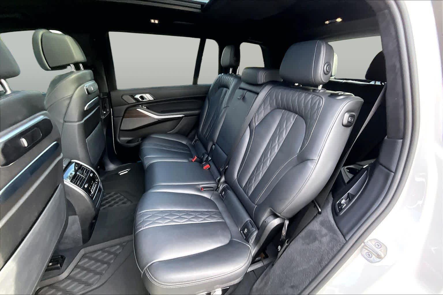 Used 2025 BMW X7 xDrive40i w/ M Sport Package AWD/4WD image 21