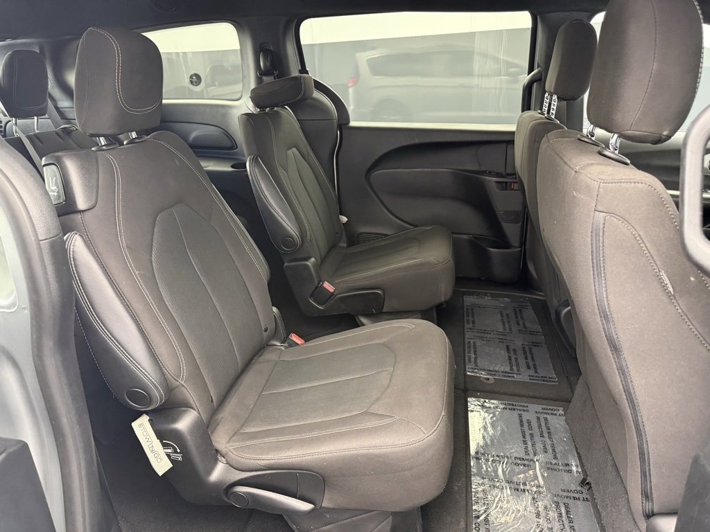Used 2023 Chrysler Pacifica Touring image 54