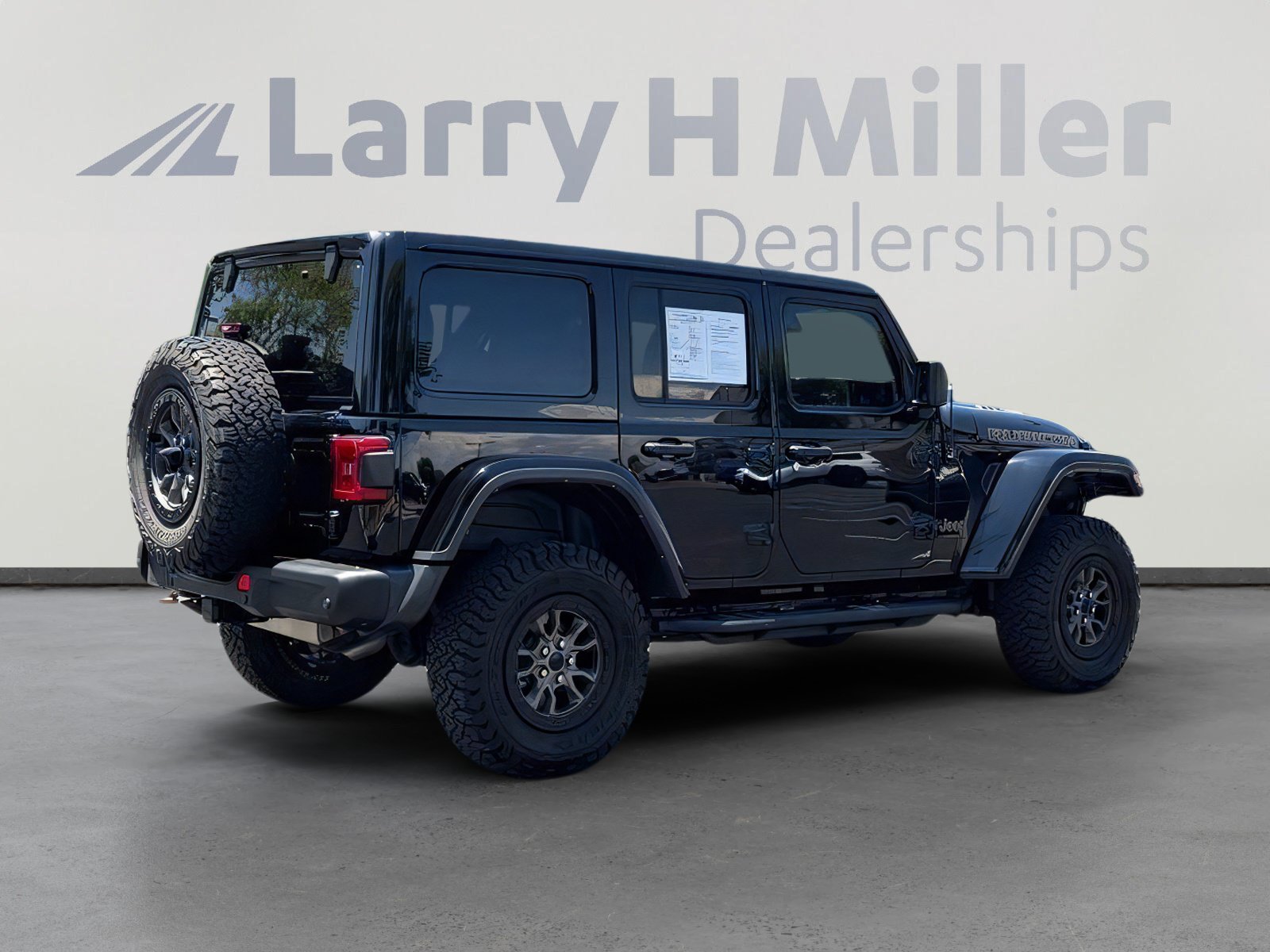 Used 2023 Jeep Wrangler Unlimited Rubicon 392 w/ Trailer Tow Package AWD/4WD image 6
