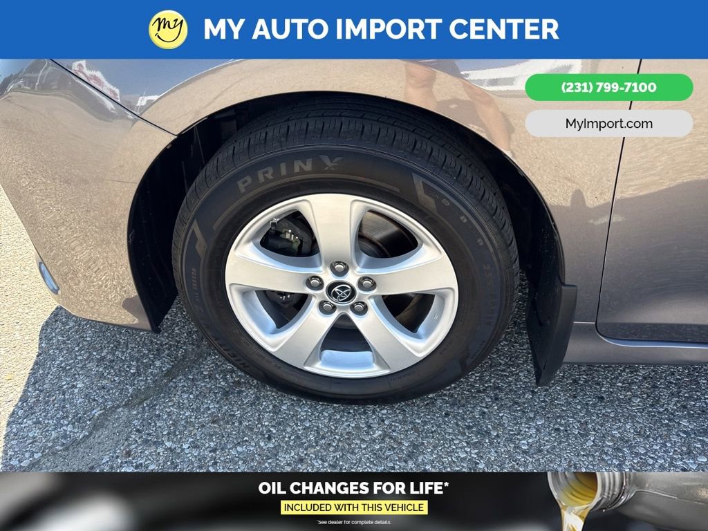 Used 2019 Toyota Sienna LE image 8