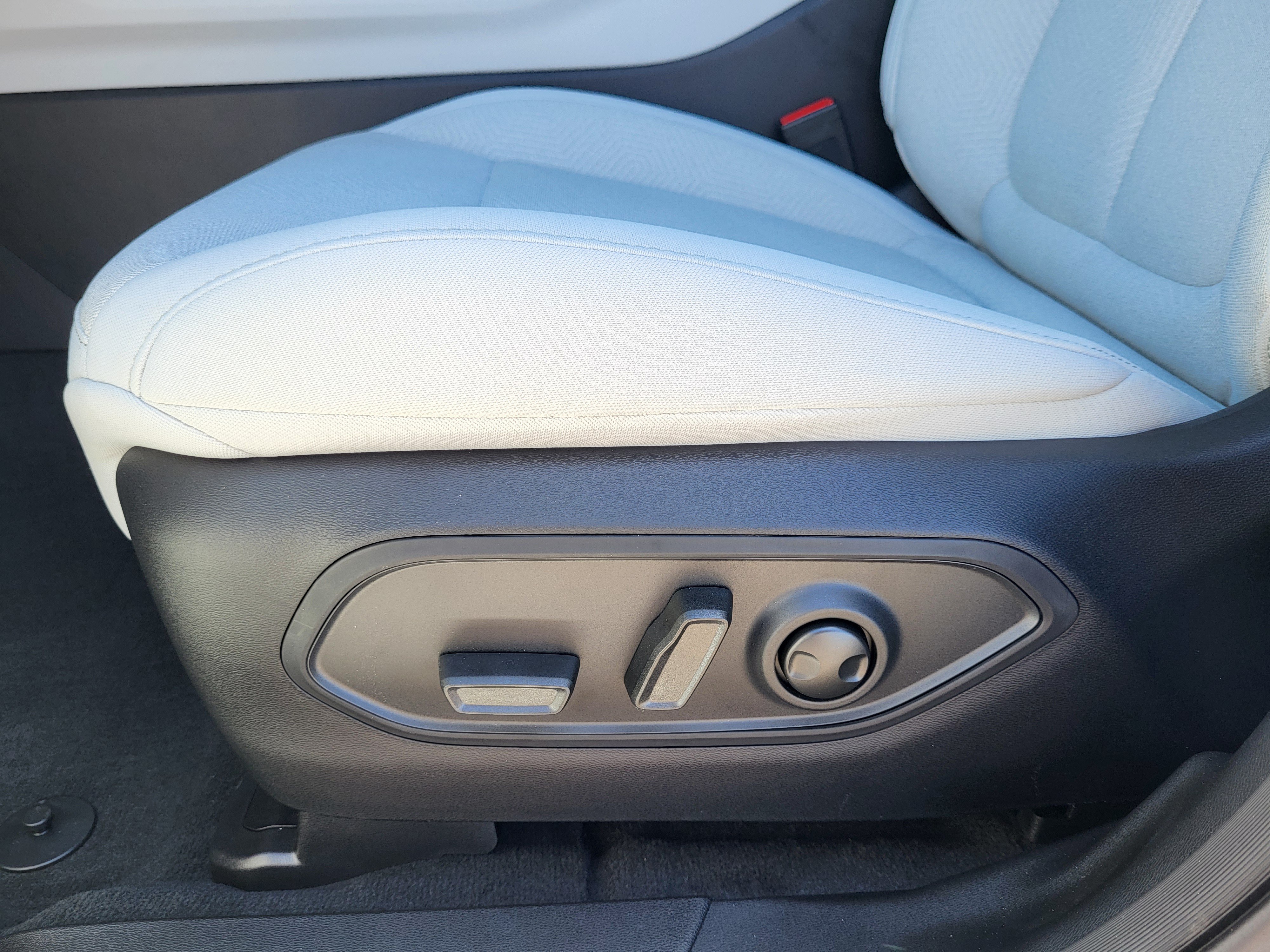 New 2026 Jeep Cherokee Laredo AWD/4WD image 33