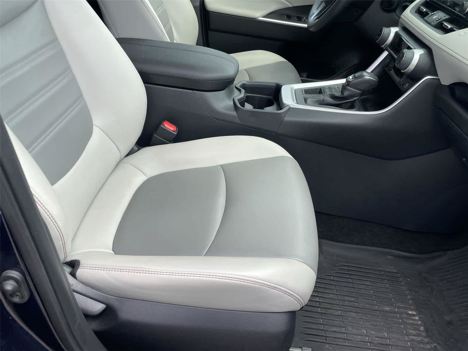Used 2020 Toyota RAV4 XLE Premium AWD/4WD image 16