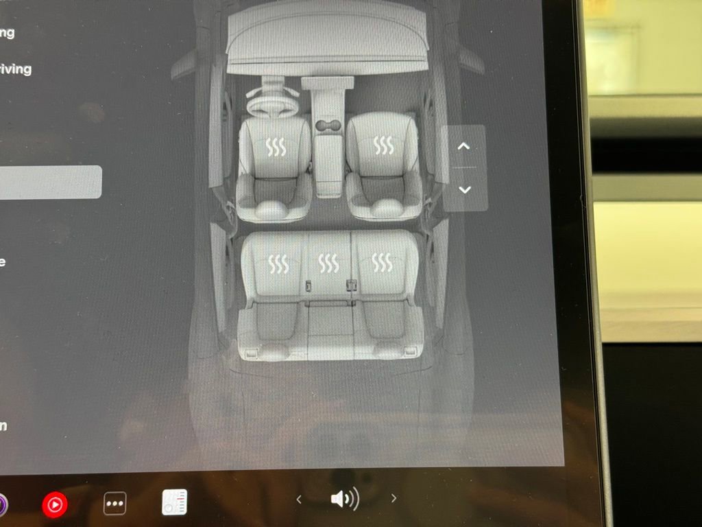 Used 2023 Tesla Model Y Long Range AWD/4WD image 40