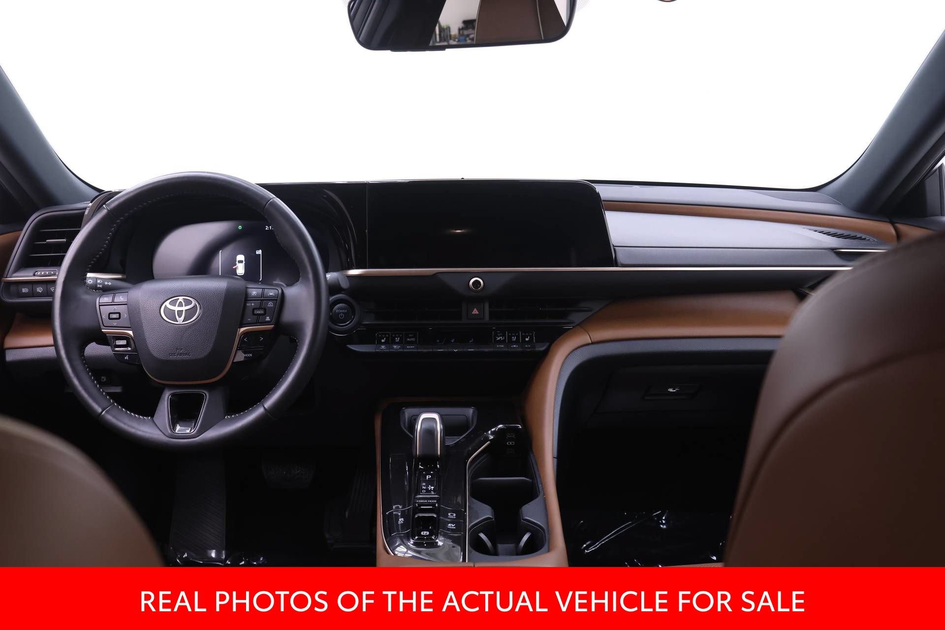 Certified 2025 Toyota Crown Signia AWD/4WD image 5