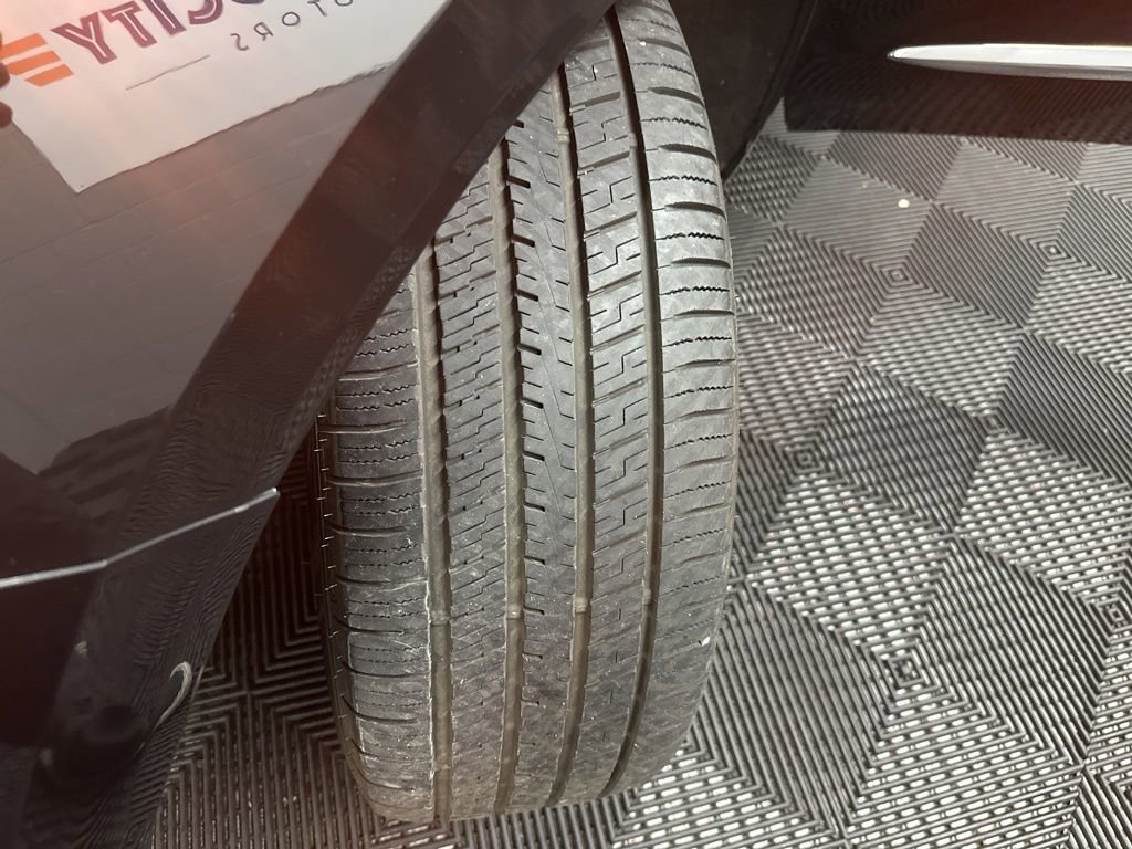 Used 2021 Buick Enclave Essence w/ LPO, Floor Liner Package image 48