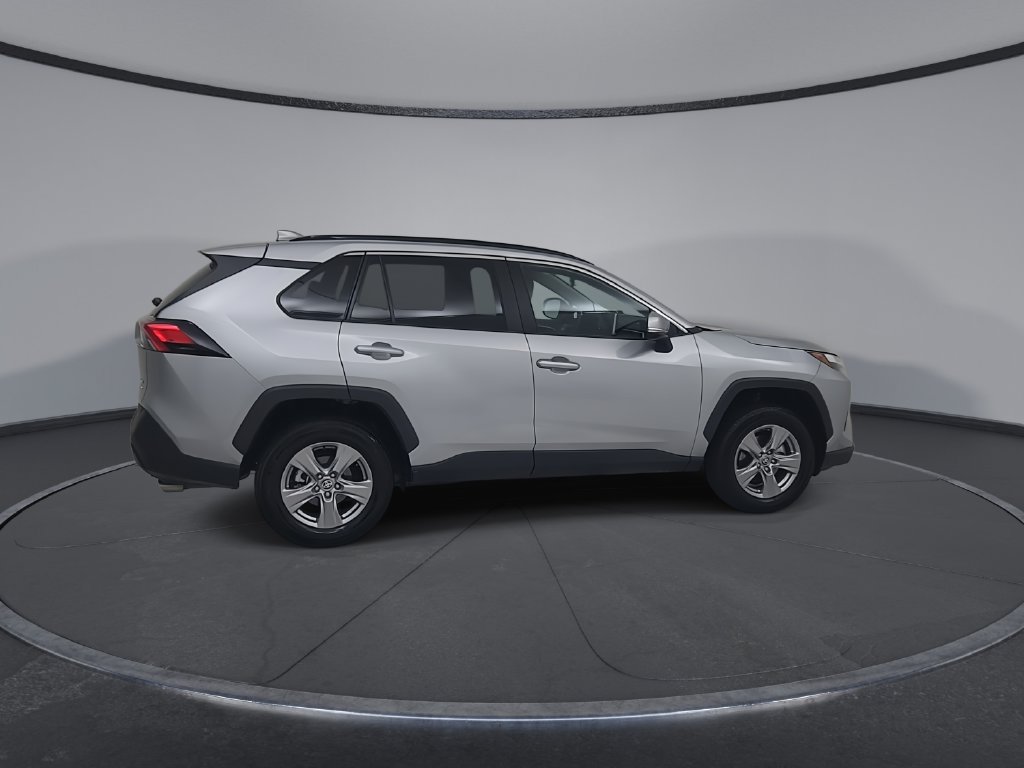 Used 2025 Toyota RAV4 XLE AWD/4WD image 18