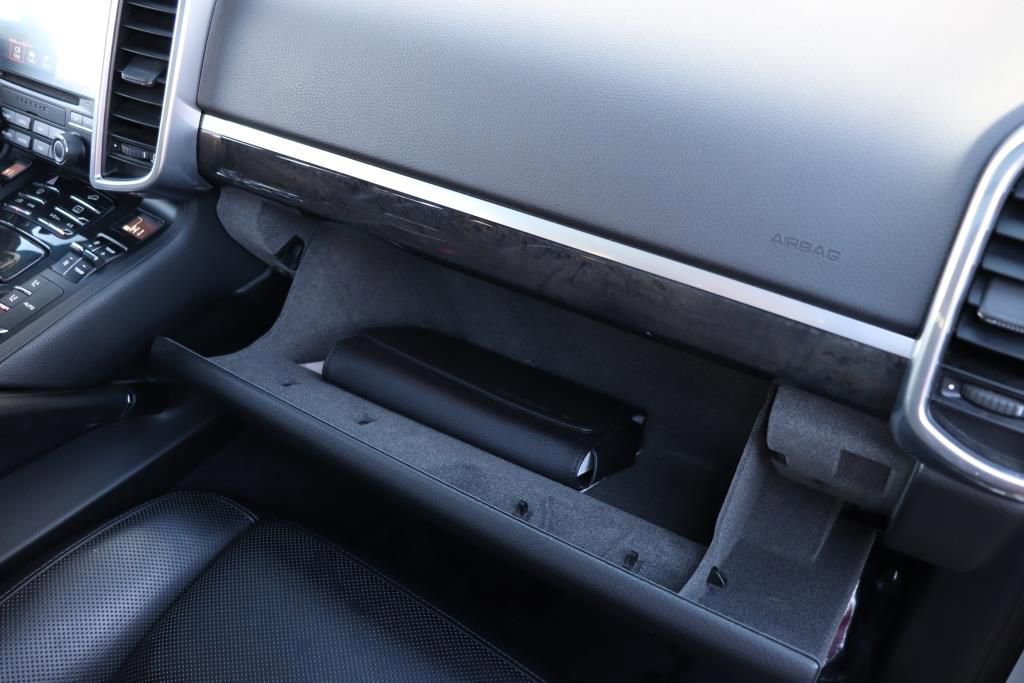 Used 2018 Porsche Cayenne S image 50