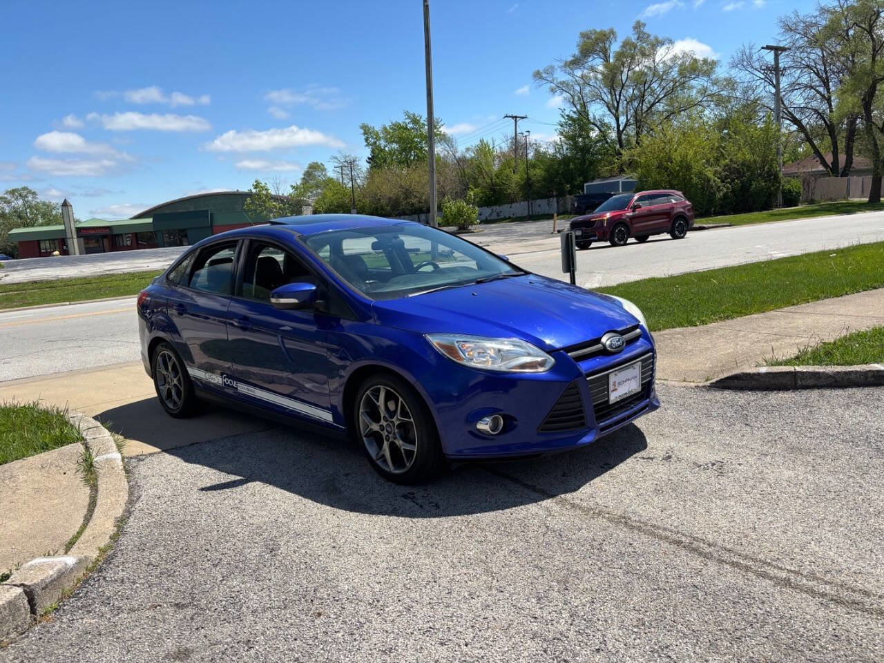 Used 2014 Ford Focus SE w/ Equipment Group 201A FWD image 3