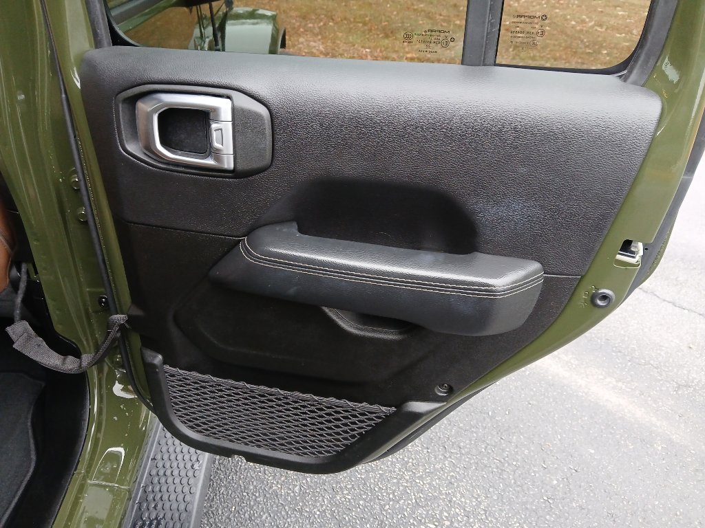 Used 2022 Jeep Wrangler Unlimited Sahara image 32