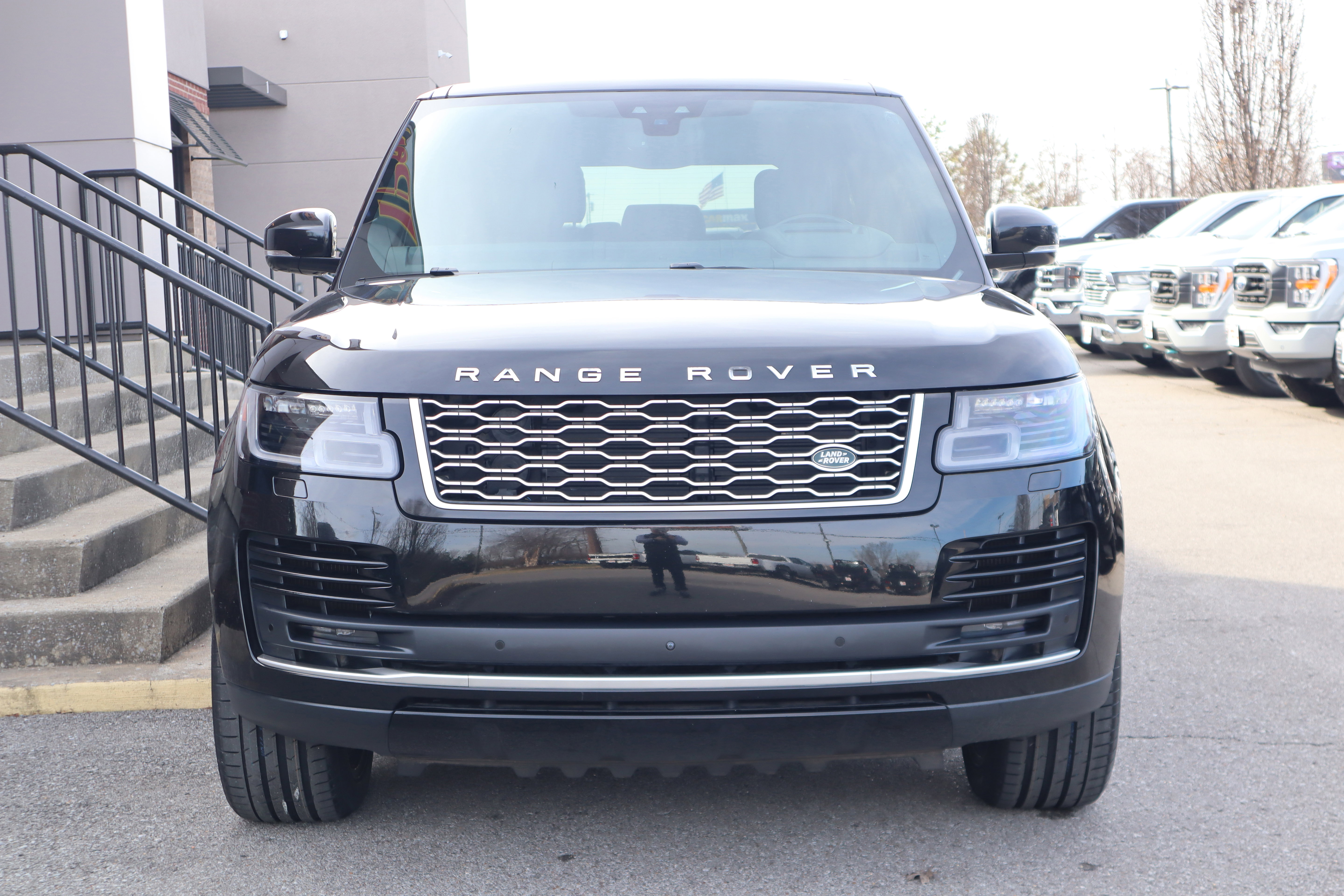 Used 2020 Land Rover Range Rover HSE image 4