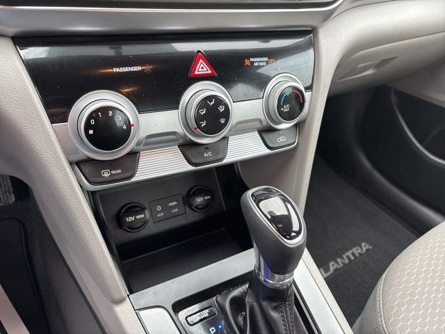 Used 2019 Hyundai Elantra SE image 23