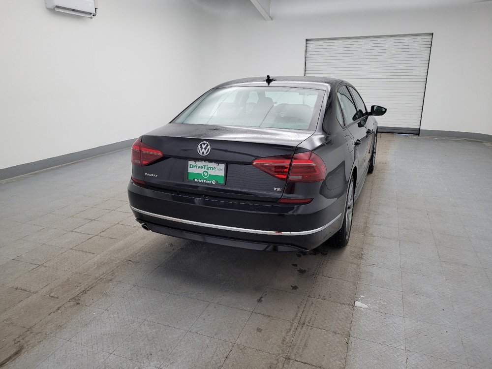 Used 2018 Volkswagen Passat 2.0T R-Line w/ R-Line Lighting Package image 7