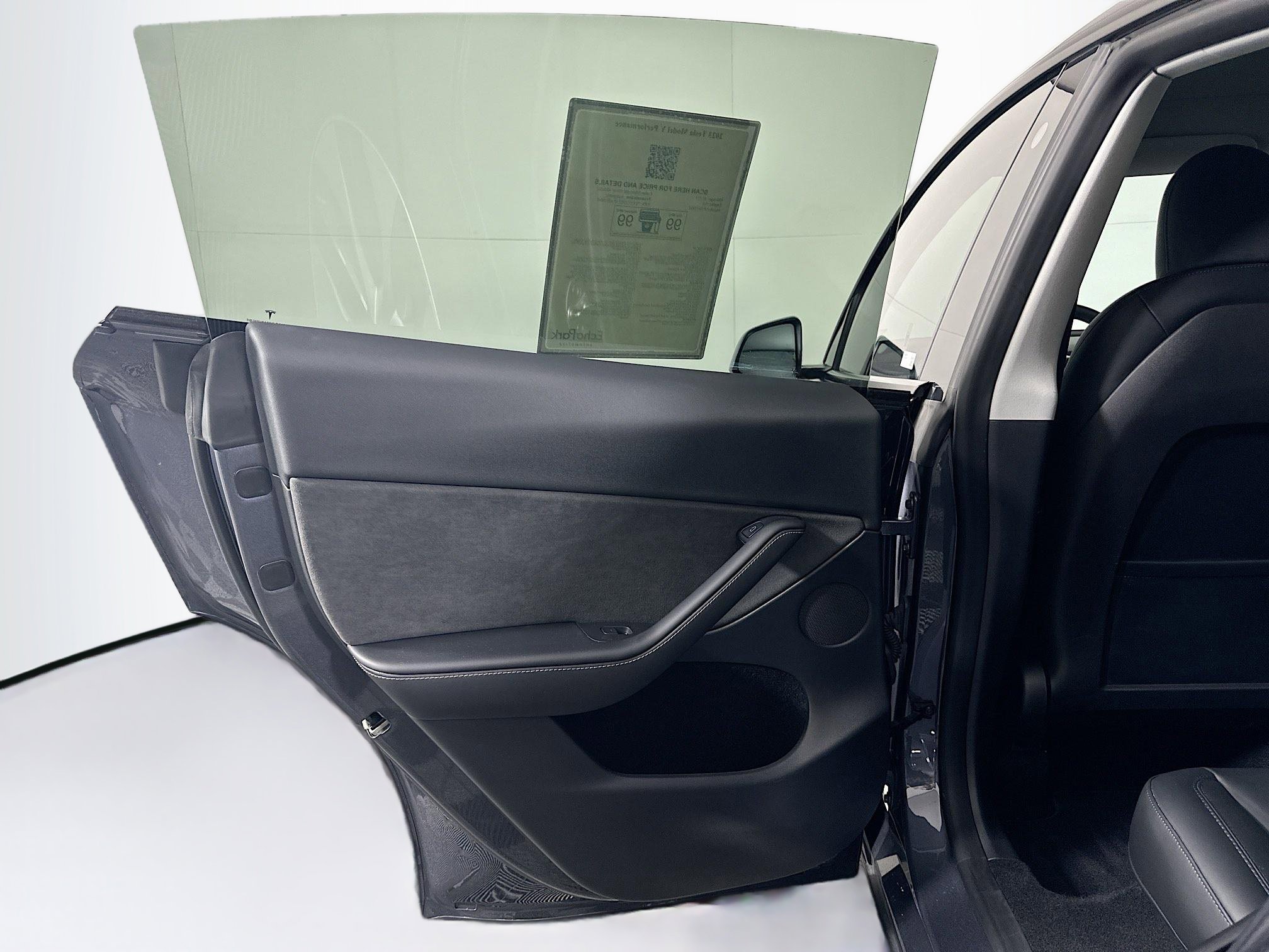 Used 2023 Tesla Model Y Performance image 25